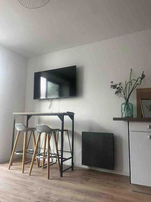 La Grange Eiffel Appartement Cosy Avec Parking Ferme Et Terrasse Wood Coutiches Exterior foto